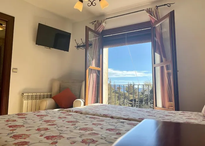 Villa con piscina: Hotel Rural Poqueira II